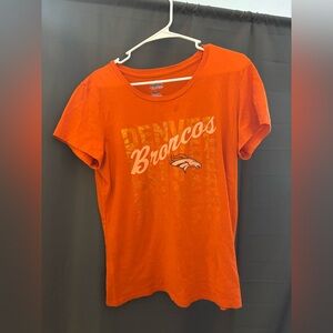Juniors Denver Broncos Shirt Size XL DEFECTED (STAINED ON FRONT)